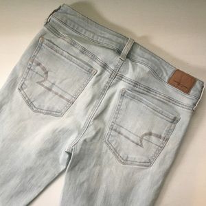 AMERICAN EAGLE JEANS